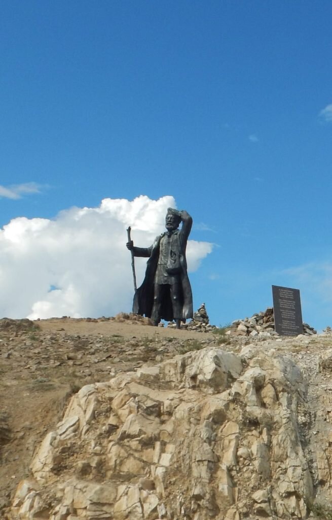    Памятник Бродяге, фото автора Владимир Серкин