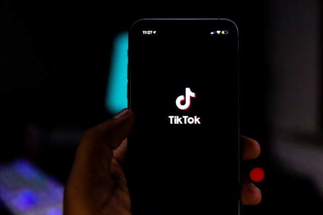    TikTok (cc) Solen Feyissa