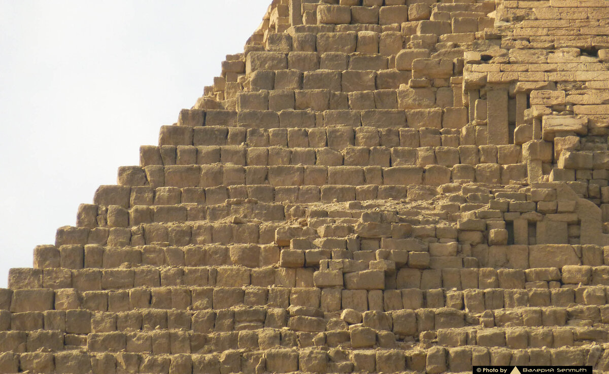 Каменные блоки пирамиды Хеопса