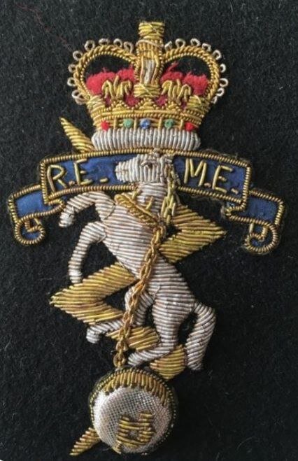 Вышитый логотип для примера 