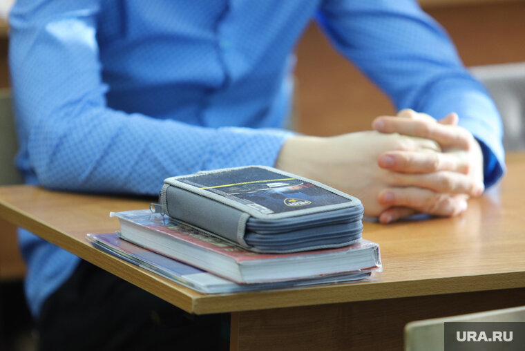    По словам местных, ученики не успевают ходить на секции и делать домашние задание