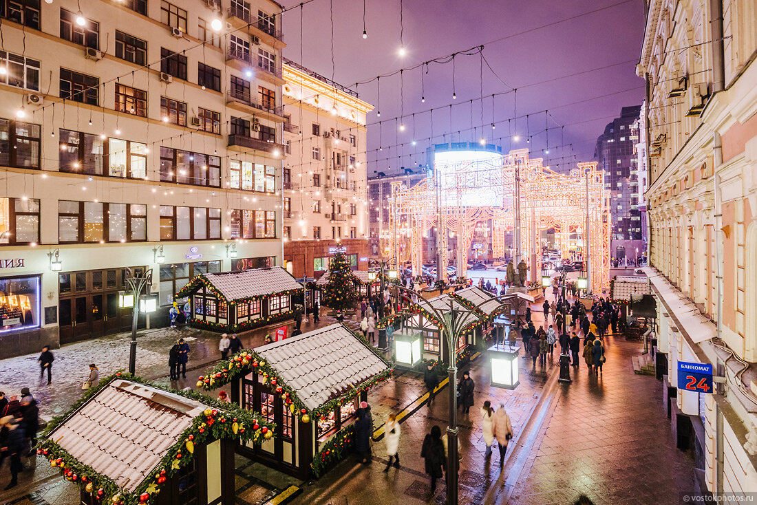 Камергерский переулок москва. Камергерский переулок сейчас. Камергерский переулок зима. Камергерский переулок Москва ночь зима.