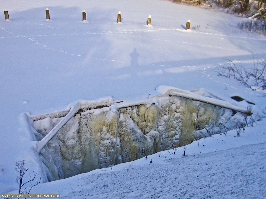 

Охотничий домик на берегу реки Лековки.
