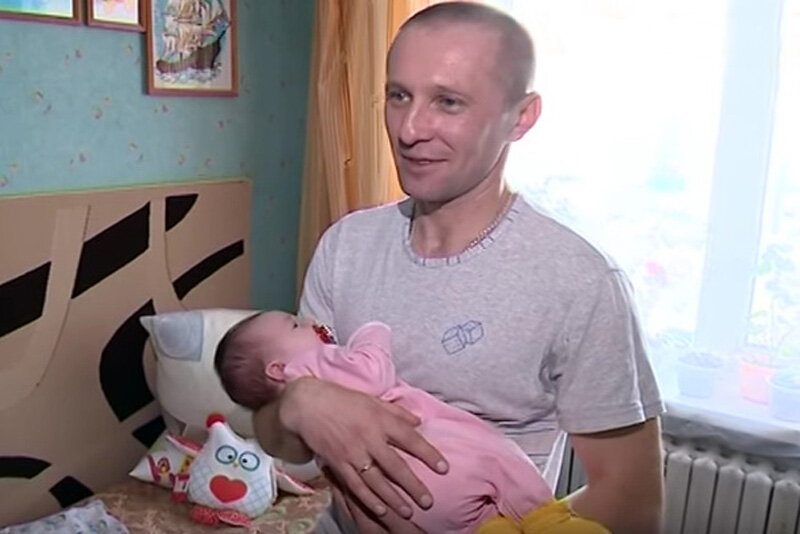 Дмитрий с дочерью Полиной Скриншот с сюжета телеканала ОНТ