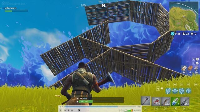 Таким символом, как вы догадались, стали Серп и Молот. Хотя больше похоже на букву R.