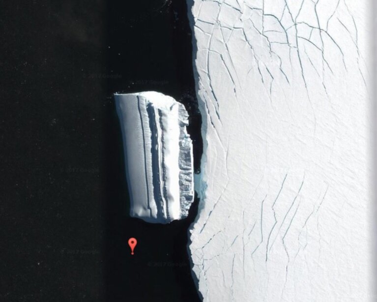 Подводная база инопланетян в Антарктиде (Google Maps)