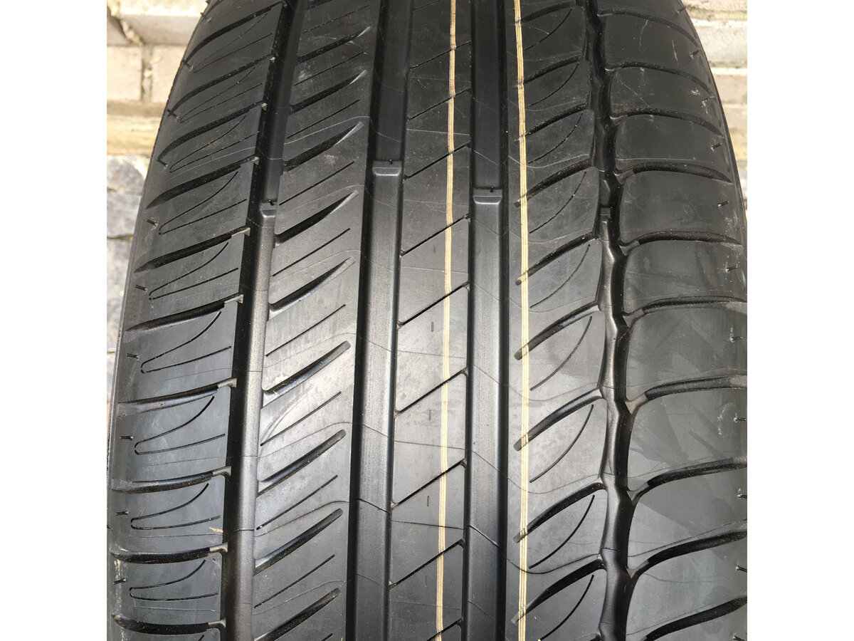 Michelin Primacy HP 225/55 R16 99W - протектор