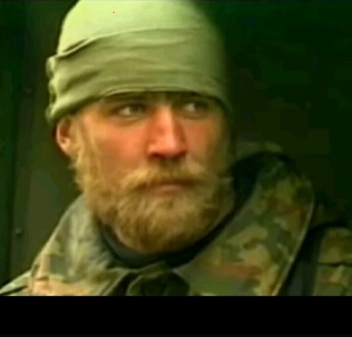 Когда 12 лет назад грузинка Лиа Шиошвили была выслана из России, ей пришлось провести два дня на улице у границы, а затем еще две недели пробыть в подвале, где они спали на полу. Таким текстом начинается статья американского издания Reuters. 
Ее показания стали, в частности, основанием для решения Европейского суда по правам человека, который обязал Россию выплатить Грузии 10 млн. евро за массовую депортацию граждан этой страны из РФ в 2006 году.

Российские чиновники утверждали, что она была вызвана юридическими причинами, так как были нарушены правила пребывания иммигрантов. Но обозначенный суд установил, что Москва проводила скоординированную политику, направленную на высылку, по меньшей мере, 1500 граждан Грузии. В связи с этим министр иностранных дел Давид Залкалиани заявил, что данный вердикт стал «важным решением и победой».

Как утверждает Reuters, скандал разгорелся в конце 2006 года, когда Тбилиси привел Москву в ярость, арестовав четырех офицеров российской армии по обвинению в шпионаже. Позднее эти люди были освобождены, но их задержание вызвало тлеющую напряженность между двумя странами. Противоречия были обусловлены желанием Грузии сблизиться с Западом.

Со слов Шиошвили, она проживала в пригороде Москвы со своим мужем и четырьмя детьми, когда 2 ноября 2006 года представители властей пришли к ней домой и заявили, что она должна быть депортирована из России вместе с семейством, поскольку срок действия их виз истек.

Это был фильм ужасов.


- заявила Шиошвили.

Она подала индивидуальную жалобу в Европейский суд, который в 2016 году суд обязал Россию выплатить Лии и ее семье компенсацию в размере 30 000 евро.

