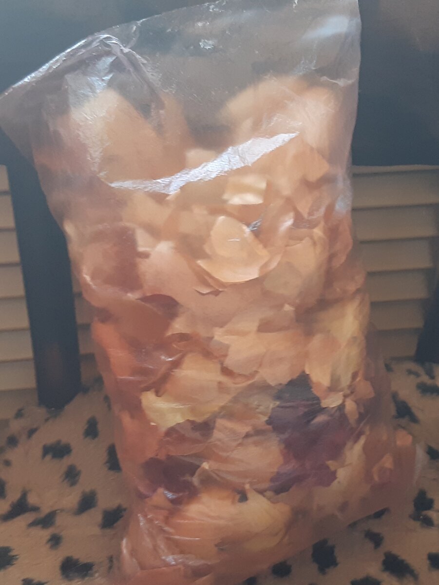 Вот такой пакетик за месяц набрался, пора трамбовать)))