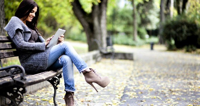 У женщин могут быть определенные вкусы на разных мужчин. Поэтому каждый должен понимать, что ему могут отказать в знакомстве и по причине несоответствия с ее вкусовыми предпочтениями, а не потому-что она "просто не захотела знакомиться".