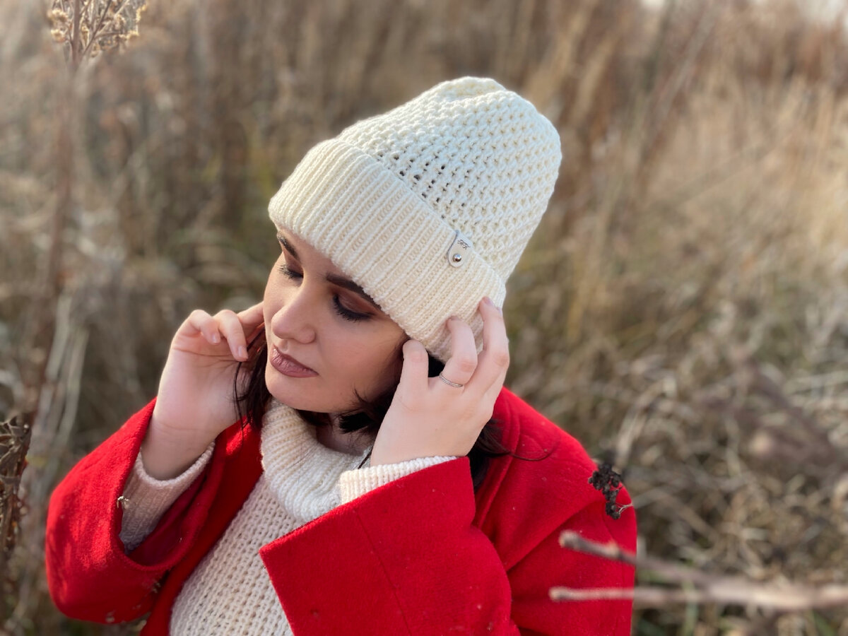 Расход пряжи - 1 моток