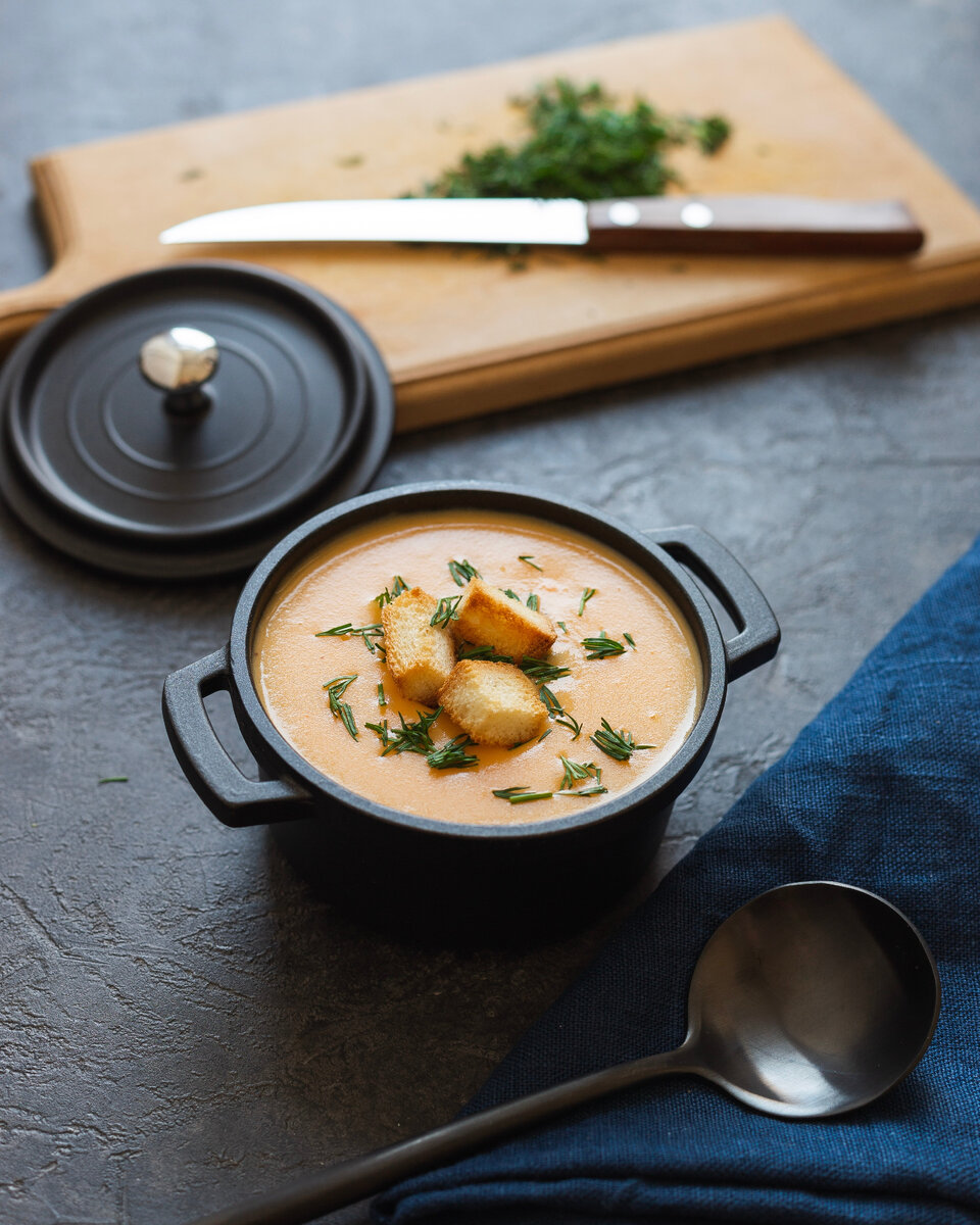 Гороховый суп с курицей и копченостями