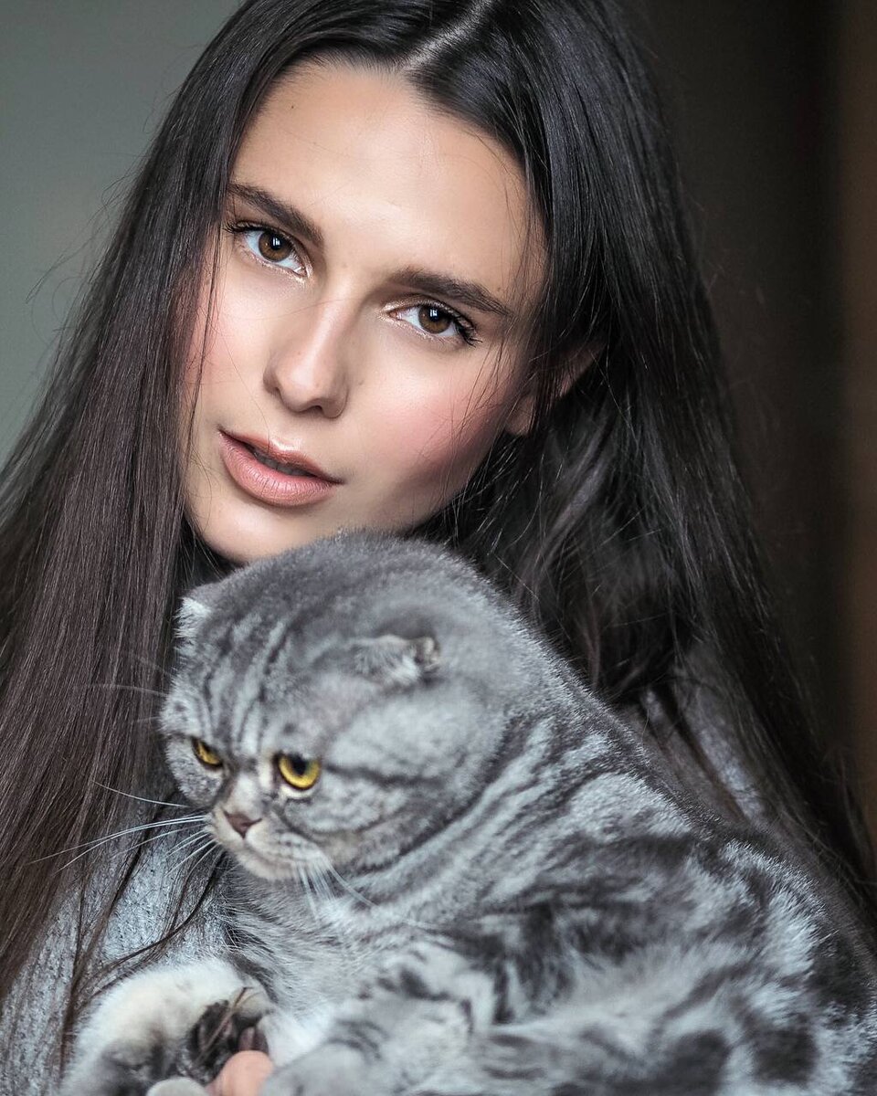  Моя сестра - невероятная красотка! Сейчас скажут, что я скачала фото с интернета, и это просто модель) но нет, это она и ее Лео 