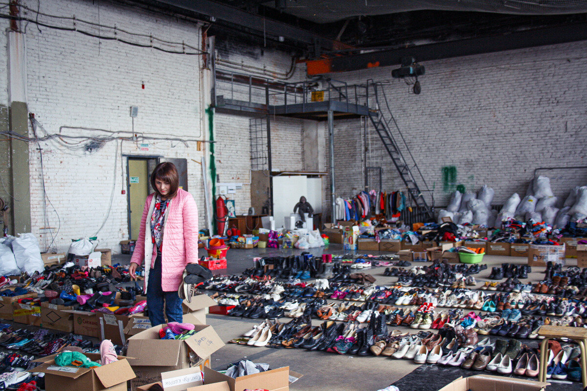    Склад с вещами «Лавки радости»lavkafond.ru