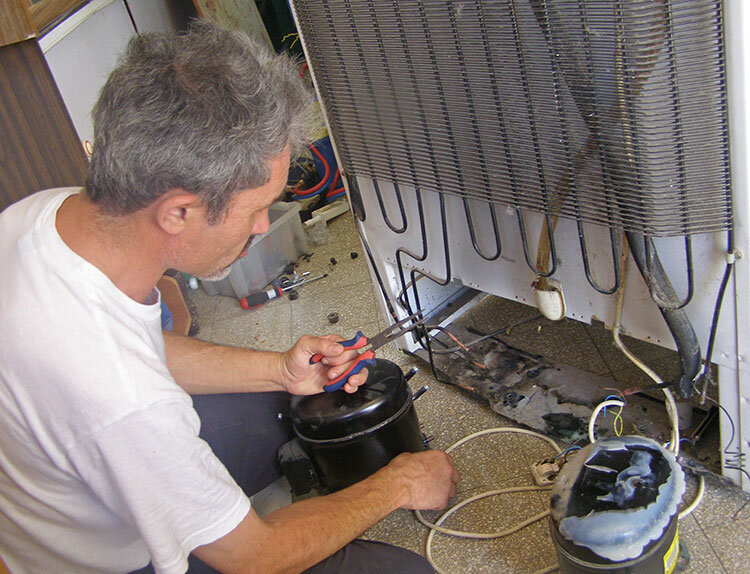 Меняю компрессор холодильника