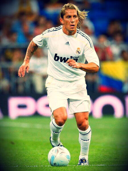 Позиция: защитник