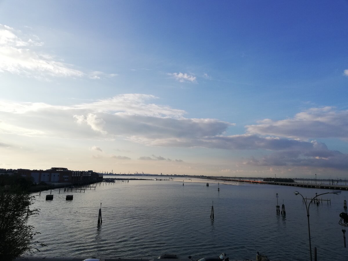 Окрестности вокзала Tronchetto в Венеции