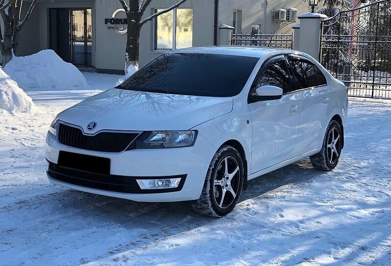 Кузов активно подгнивает уже после нескольких лет эксплуатации.