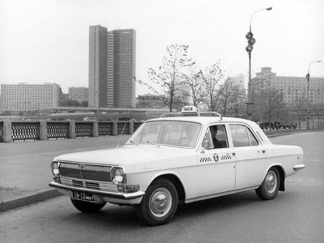 первые такси в москве