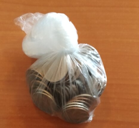 в этом мешочке 300 руб.