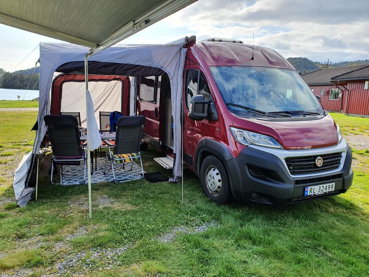 Фото с сайта Finn.no где продают эти автомобили, а мы ездили и смотрели