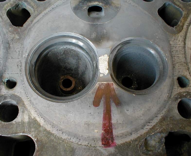 Трещина гбц m9r свечей. Гбц зил 130. Микротрещина в блоке цилиндров. Ремонт микротрещины. Сварка блока цилиндров алюминий аргоном.