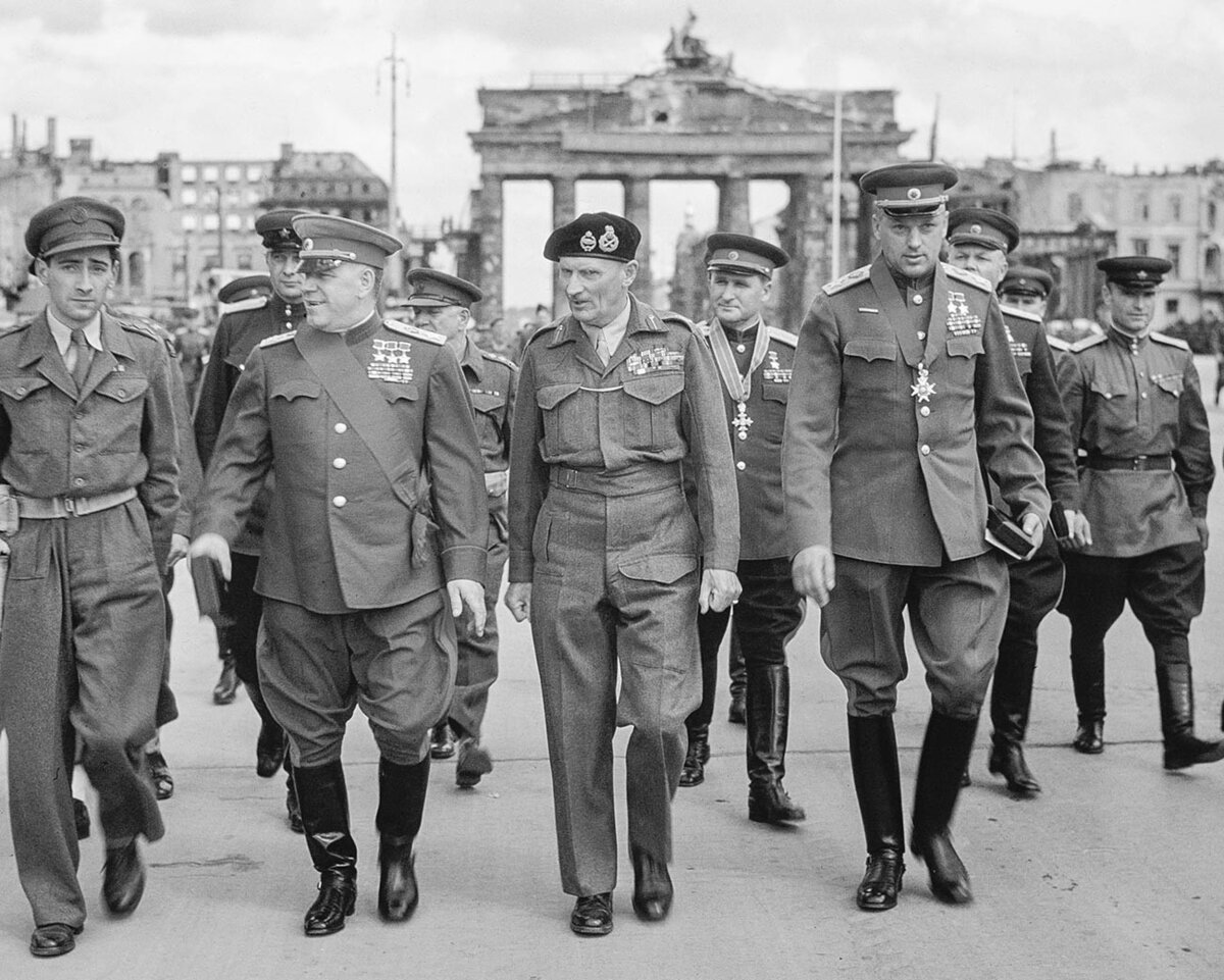 парад победы в берлине 1945