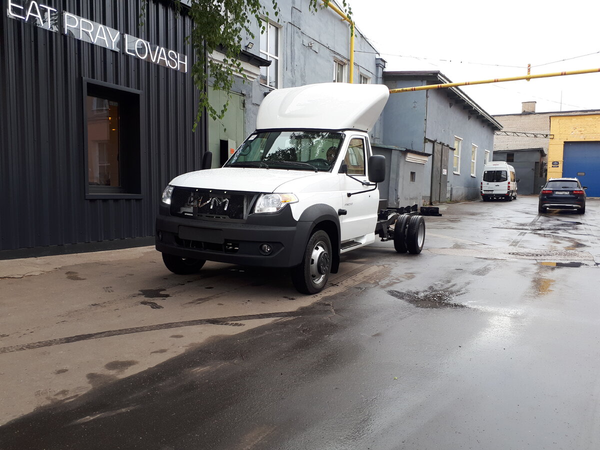     Вопрос выбора: первое знакомство с электрогрузовиком UAZ Profi Фото: АвтоВзгляд