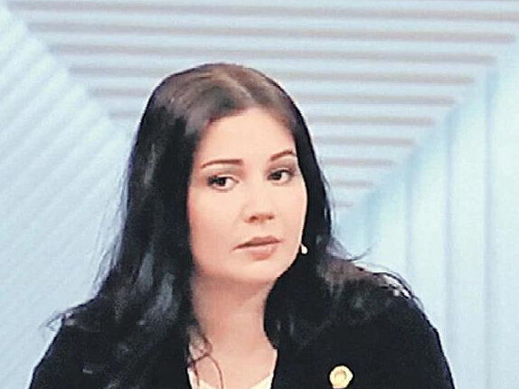 Родившая в 11 лет Валя Исаева нашла новую любовь, пока муж на СВО ...
