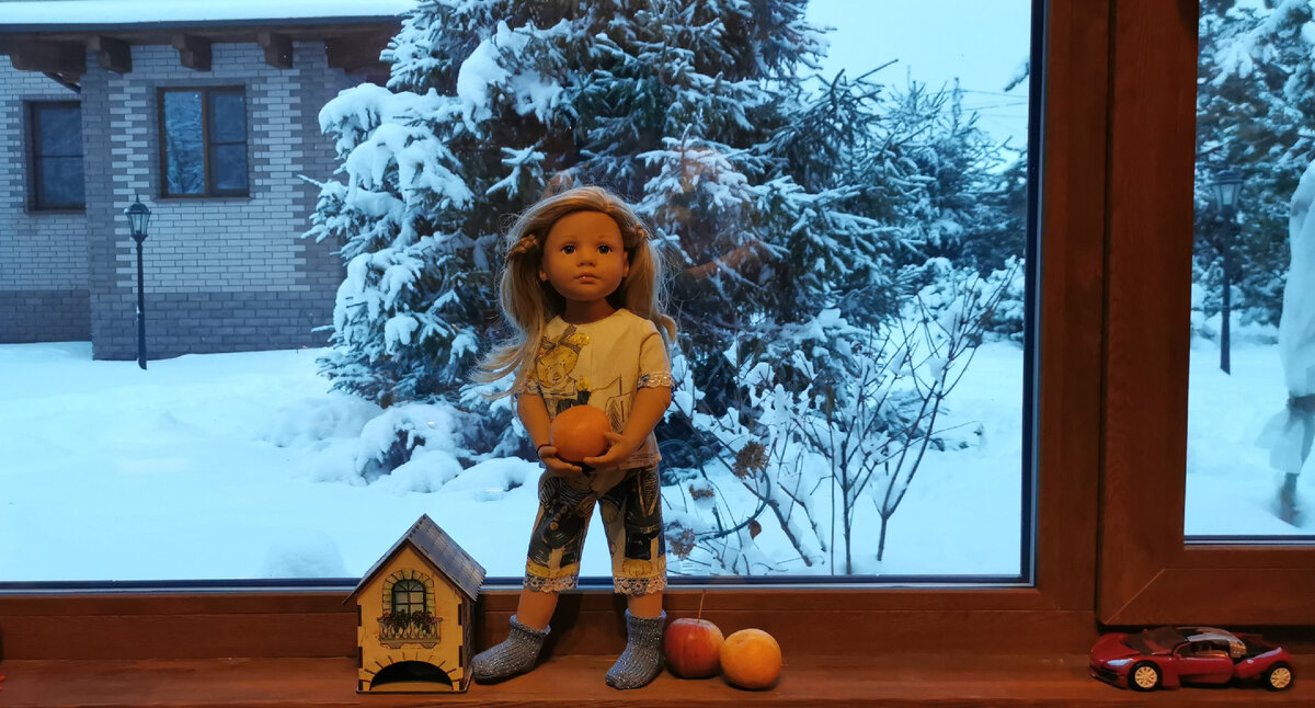 Мы с Катюшей здороваемся с вами и желаем хорошего дня!