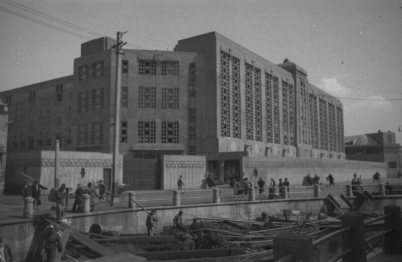 Здание скотобойни на берегу канала. Источник: University of Wisconsin Milwaukee