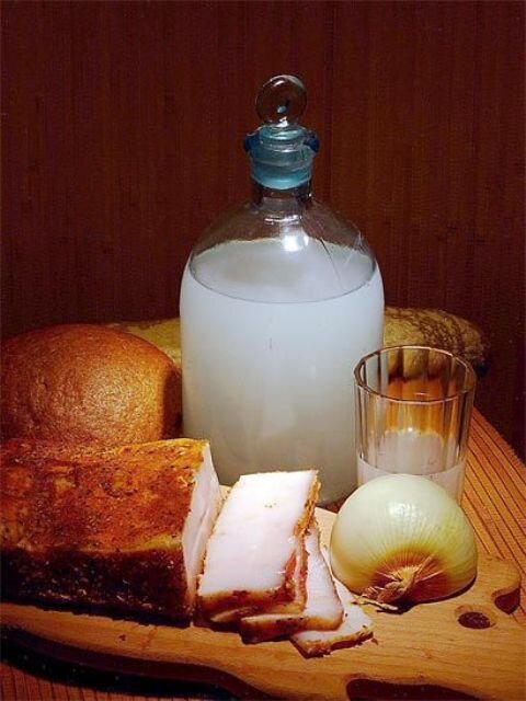 Причина мутного самогона – неправильная перегонка браги