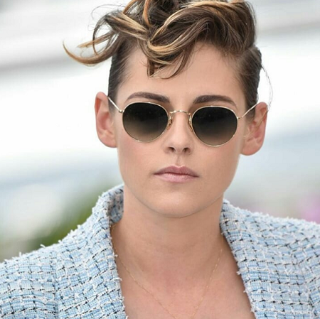 Кристен Стюарт в неудачном платье показала недостатки фигуры на Каннском кинофестивале