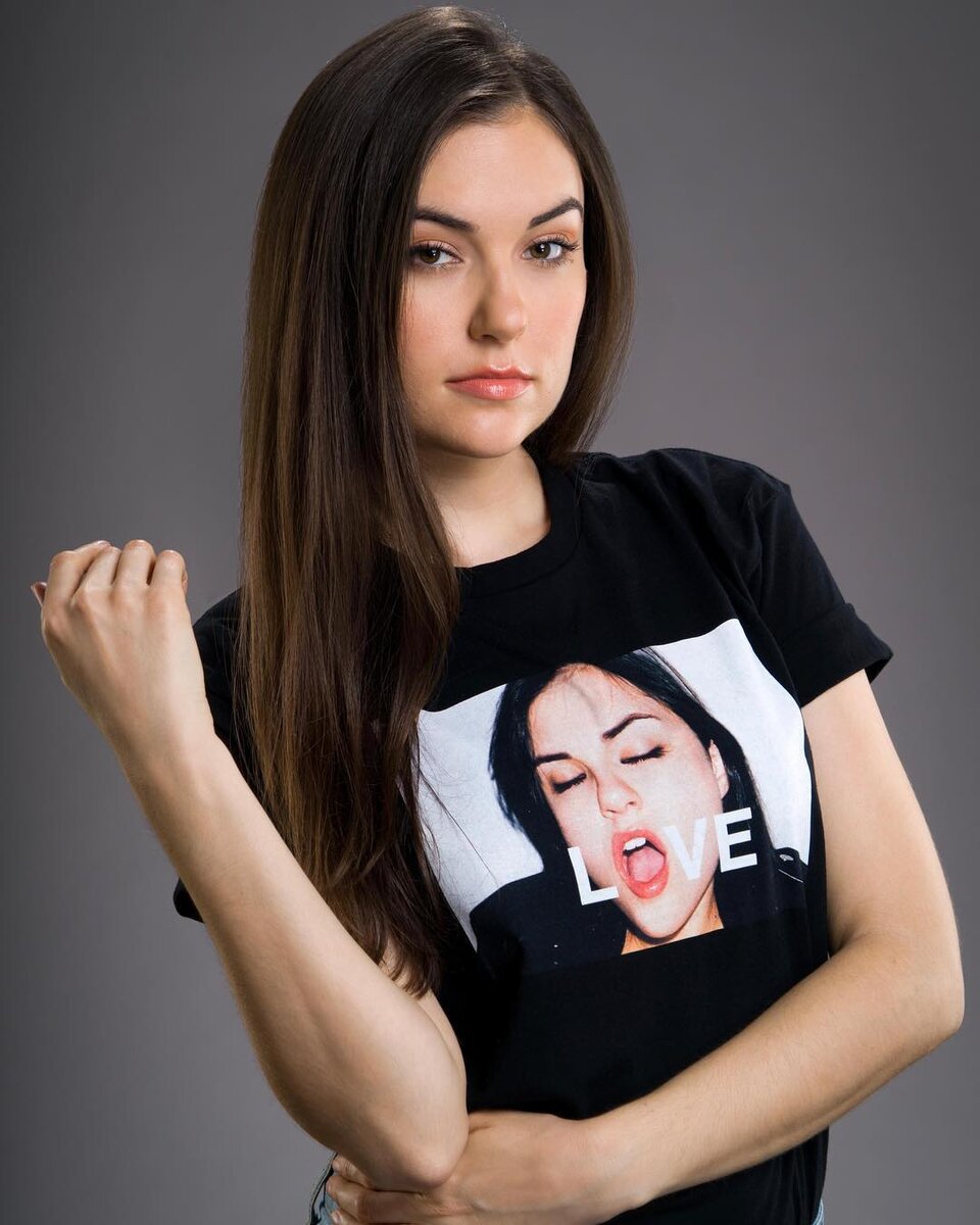 https://www.instagram.com/sashagrey