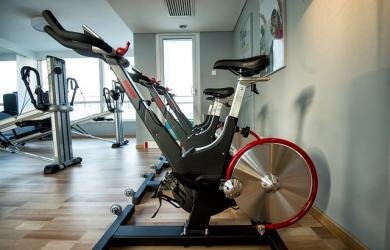 Хороший способ перезагрузить ваш мозг на работе — это выполнить короткую сессию физических упражнений, которые не требуют большой концентрации внимания, как показало небольшое исследование, проведенное в Японии.