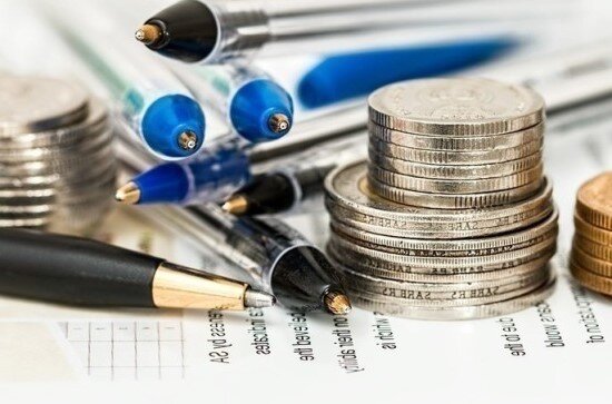 Как бабушка в тайне от всех переписала все свое имущество сиделке. “Она ...