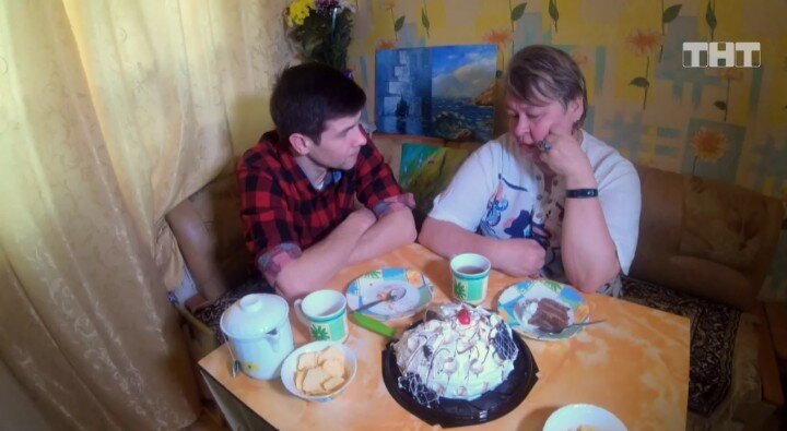 Дмитренко у мамы во Владивостоке
