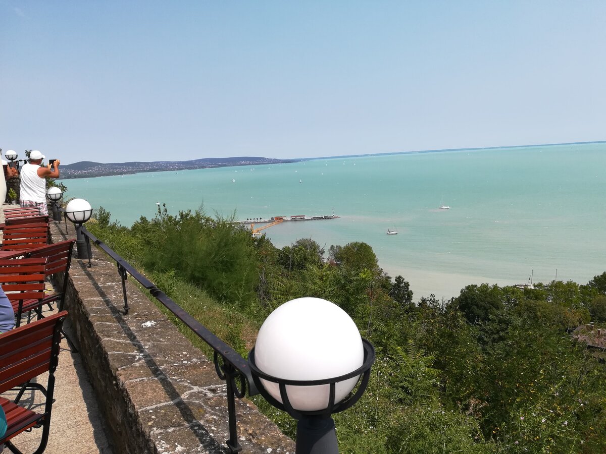 Фото: моё. Озеро Балатон со стороны смотровой площадки Тихань. 