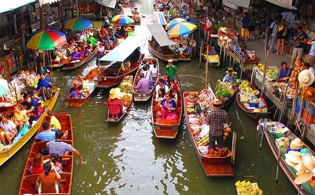 Damnoen Saduak Floating Market Tour from Bangkok