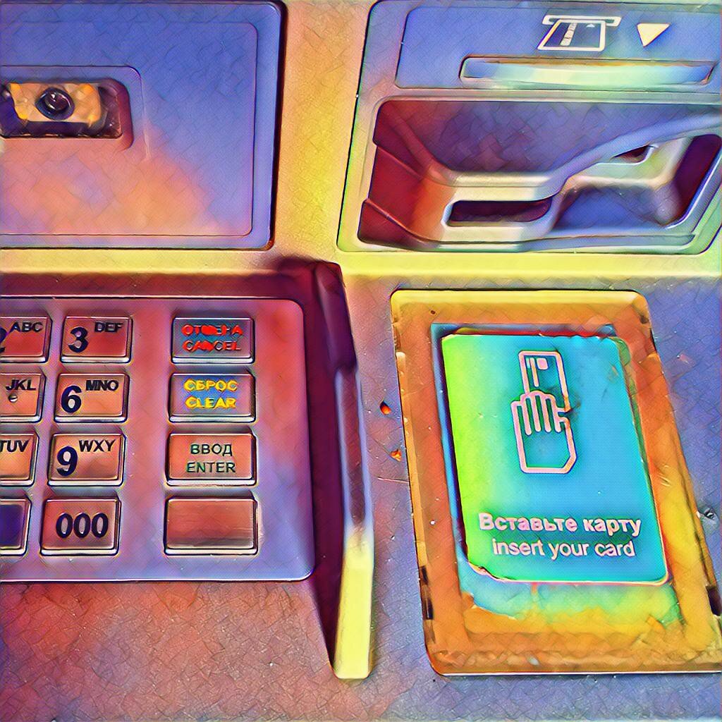 Фото моё личное. Новую банковскую карту я не стала заводить.