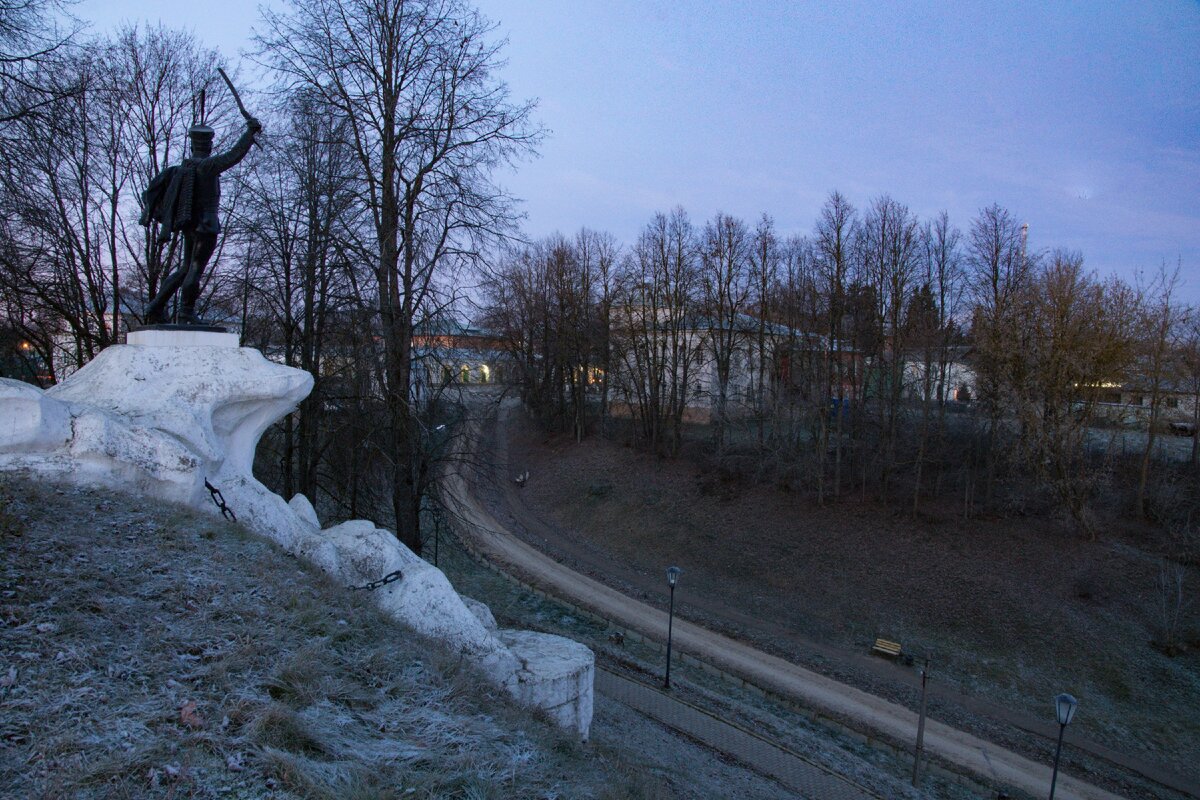 Верея. Городской сквер Верея. Верея Московская область. Верея набережная.