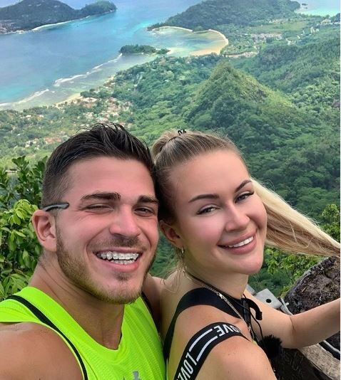 Роман Капаклы и Марина Африкантова (фото из Instagram)