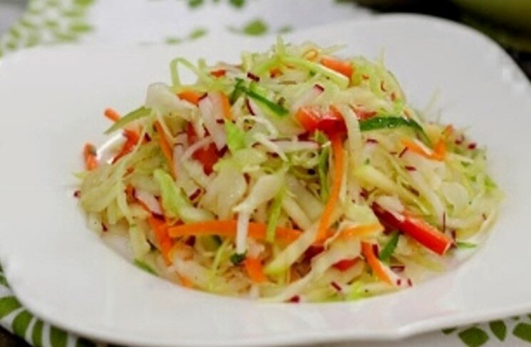 Как приготовить Салат из капусты с морковью и перцем на зиму - пошаговое описание