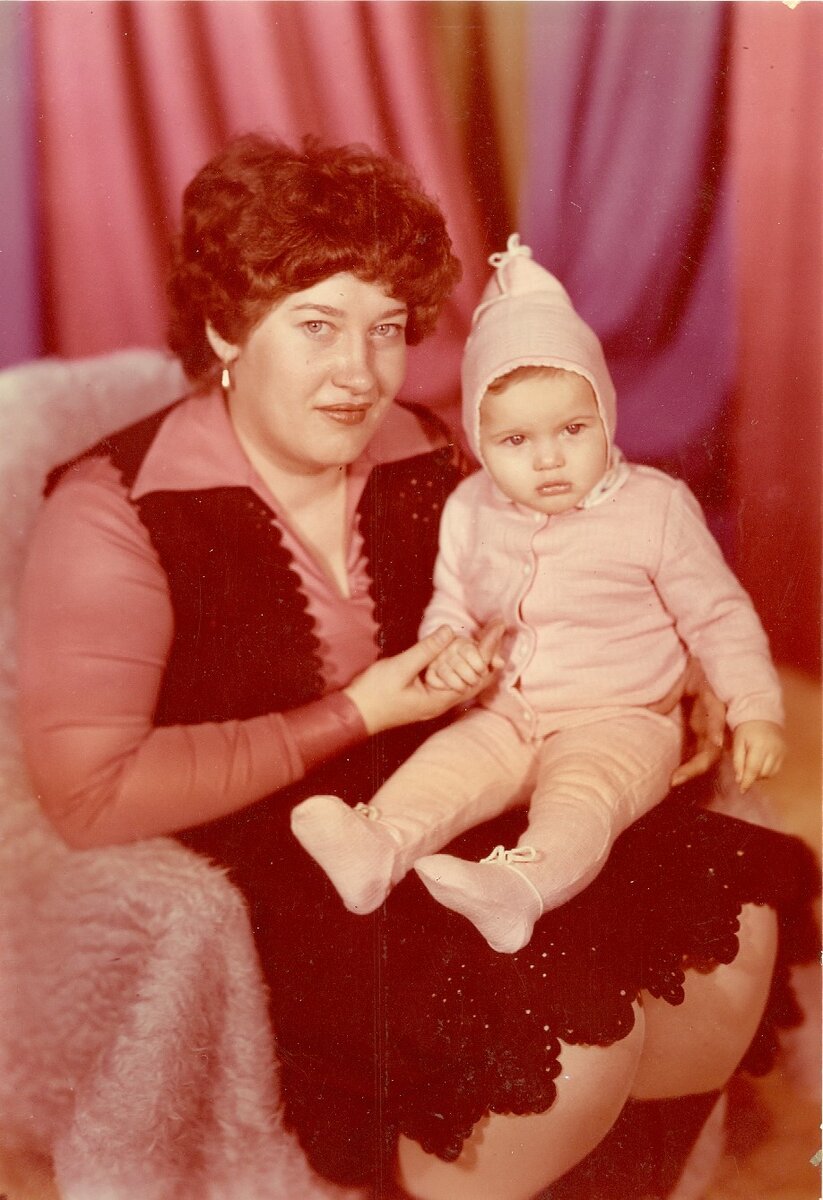 В день крестин, ноябрь 1984 года.