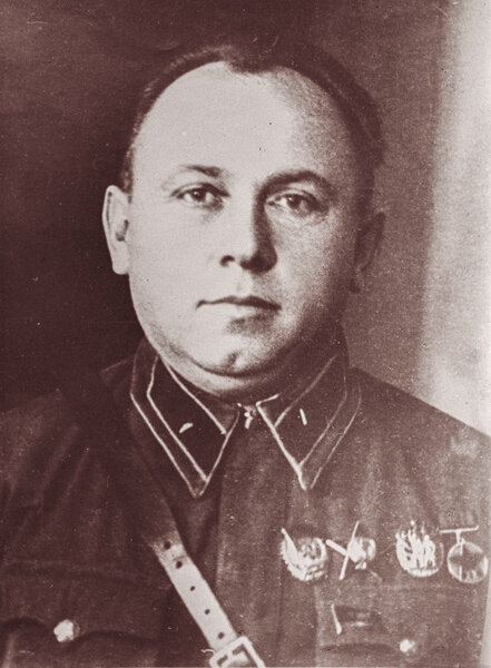 15 августа исполняется 120 лет со дня рождения Максима Ивановича Старостина -  первого секретаря обкома ВКП (б), члена Военного совета Северного военного флота и 14-й армии, руководившего Мурманской-4