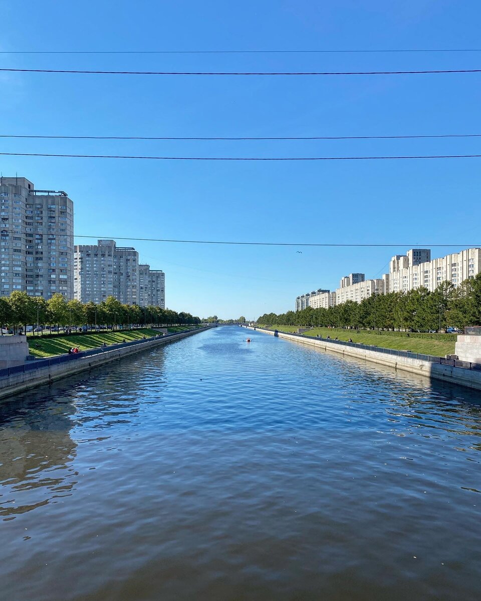 Новосмоленская набережная. Дома «на ножках» и один из самых больших жилых  домов в Петербурге | stalinka_na_chernoi | Дзен