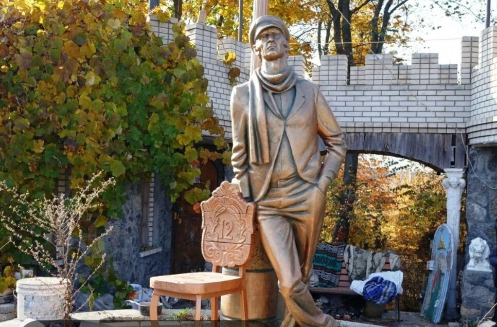 Памятник в с. Комаров, Винницкий р-н