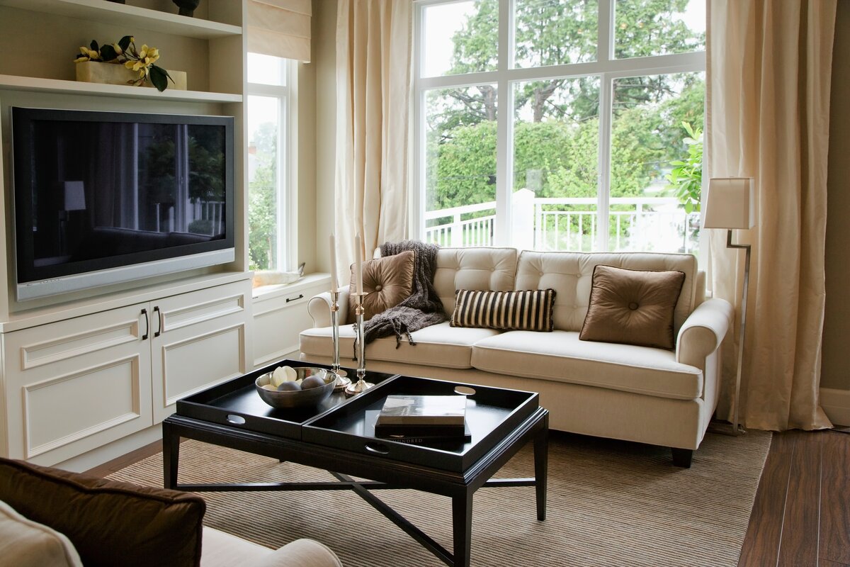    Спрячьте деньги и документы в нижней части штор.legion-media