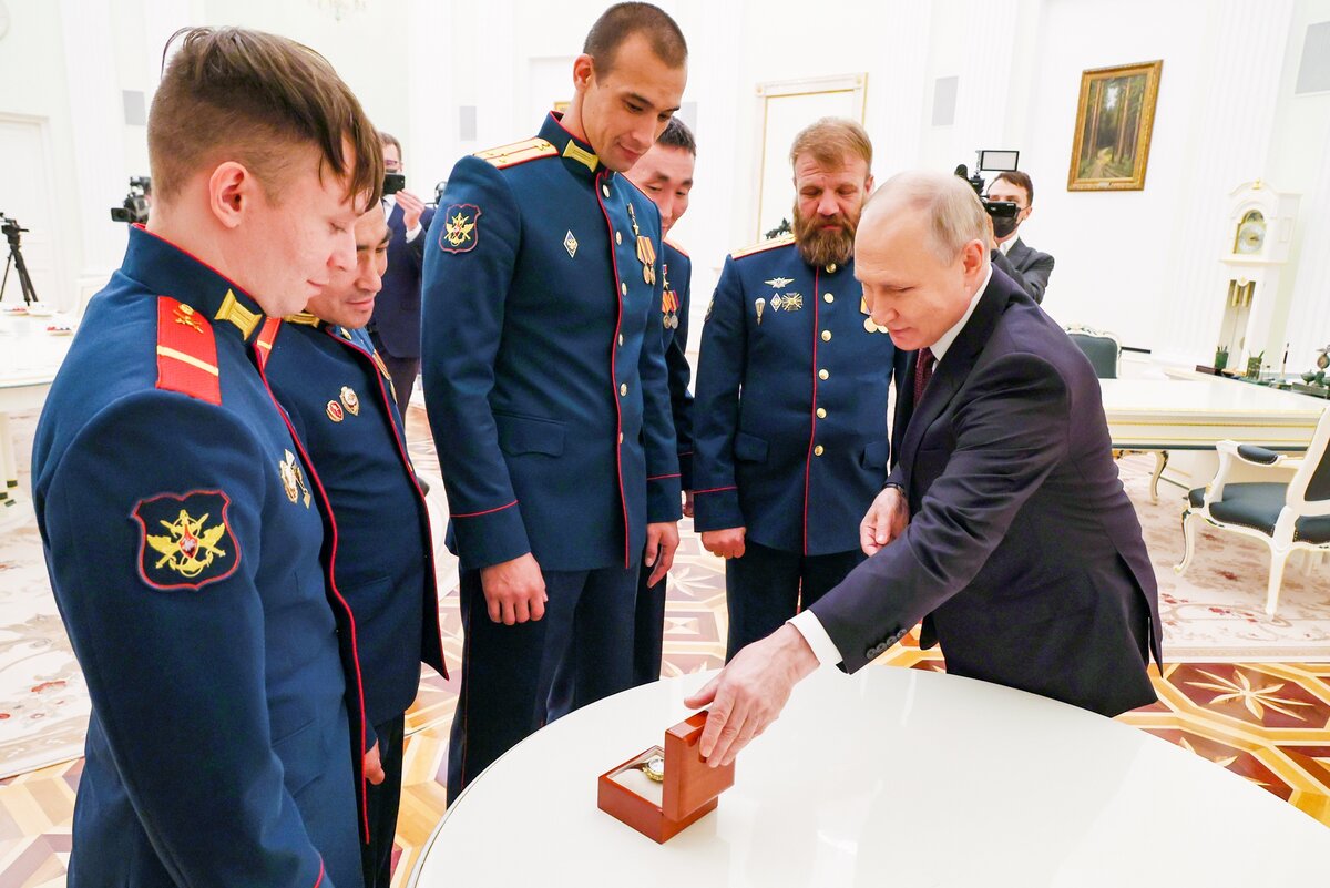  📷 📷 📷 📷 📷 📷    Встреча Владимира Путина с экипажем танка "Алеша"