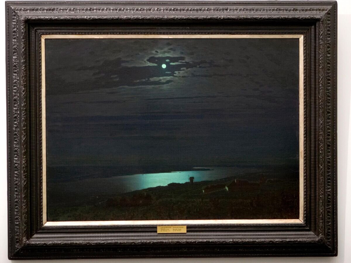    Картина " Лунная ночь на Днепре" художника Архипа Куинджи© РИА Новости / Алексей Даничев